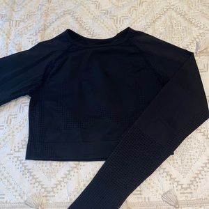 BLACK LONG SLEEVE GYM TOP SMALL